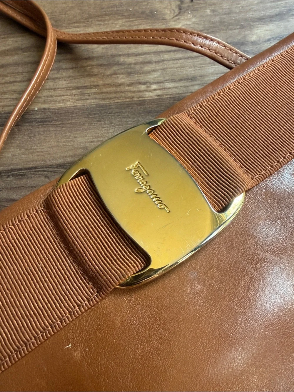 Vintage Salvatore Ferragamo Vara Brown Leather Shoulder Crossbody Bag D 21 0588